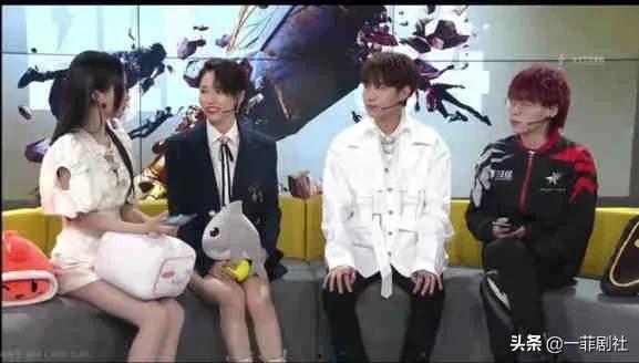 娱乐明星吃瓜小分队,明星吃瓜小分队幕后故事大曝光 第3张 娱乐明星吃瓜小分队,明星吃瓜小分队幕后故事大曝光 第3张