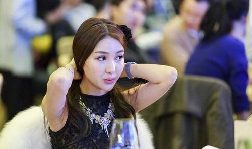 网红爆料前妻视频播放,揭秘背后惊人真相  第2张