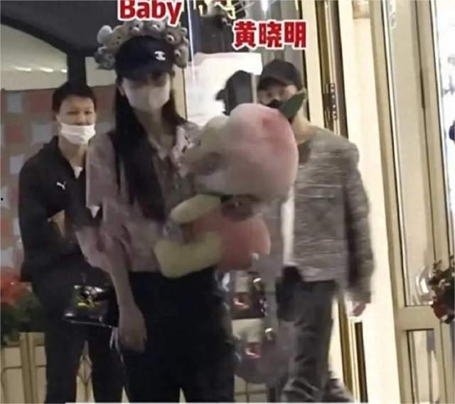 刘大锤近期爆料恋情视频,甜蜜视频引网友热议