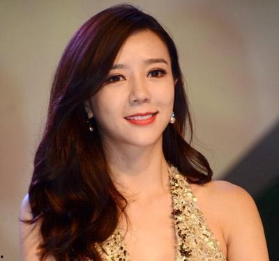 娱乐圈爆料生女明星是谁,神秘生女明星揭晓，身份成焦点！