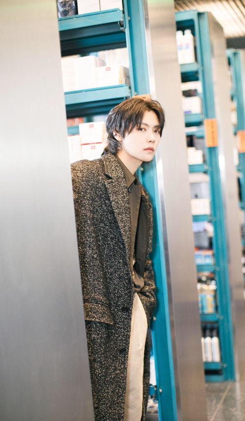 张哲瀚龚俊圈内爆料,张哲瀚龚俊爆料揭秘幕后真相