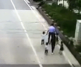 网友爆料车祸新闻视频下载,车祸现场惊心动魄,视频记录惨烈一幕 第2张 网友爆料车祸新闻视频下载,车祸现场惊心动魄,视频记录惨烈一幕 第2张