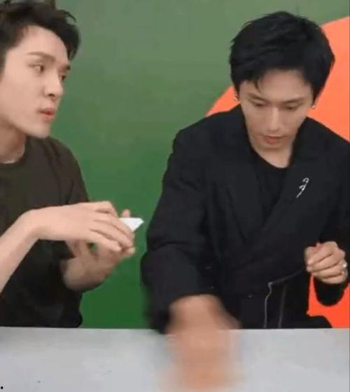 娱乐圈顶流采访时爆料